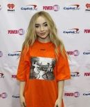 sabrinacarpenter-daily_281229.jpg