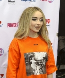 sabrinacarpenter-daily_281329.jpg