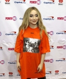 sabrinacarpenter-daily_281929.jpg