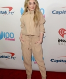 sabrinacarpenter-daily_281529.jpg