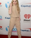 sabrinacarpenter-daily_281629.jpg