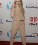 sabrinacarpenter-daily_282529.jpg