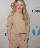 sabrinacarpenter-daily_282829.jpg