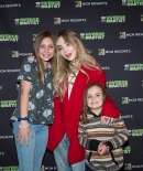 sabrinacarpenter-daily_28629.jpeg