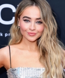 sabrinacarpenter-daily_281829.jpg