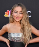 sabrinacarpenter-daily_282929.jpg