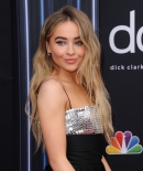 sabrinacarpenter-daily_286829.jpg