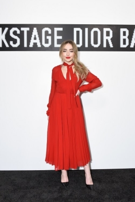 sabrinacarpenter-daily_281129.jpg