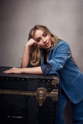 sabrinacarpenter-daily_28529.jpg