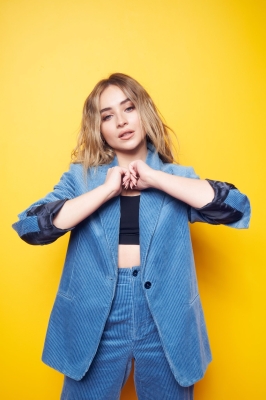 sabrinacarpenter-daily_28829.jpg