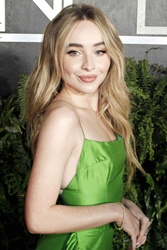 sabrinacarpenter-daily_28429.jpg