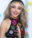 sabrinacarpenter-daily_2817729.jpg