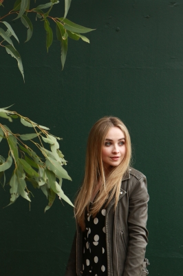 sabrinacarpenter-daily_28429.jpg