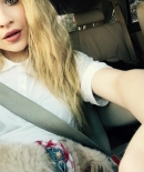 sabrinacarpenter-daily_282429.jpg