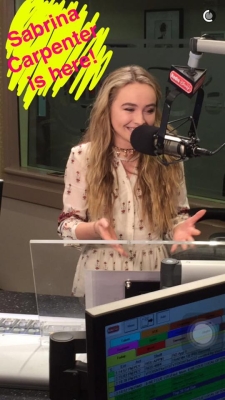 sabrinacarpenter-daily_281529.jpg