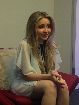 sabrinacarpenter-daily_2836229.jpg