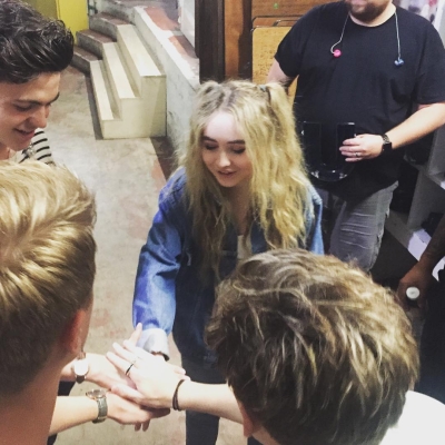 sabrinacarpenter-daily_2811829.jpg