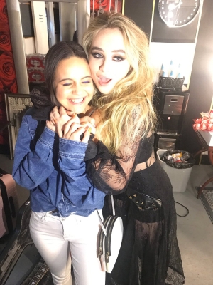 sabrinacarpenter-daily_2813729.jpg