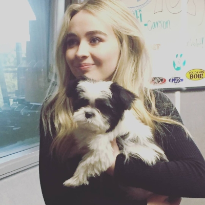 sabrinacarpenter-daily_2838429.jpg