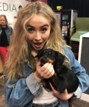 sabrinacarpenter-daily_2811729.jpg