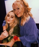 sabrinacarpenter-daily_285229.jpg