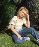 sabrinacarpenter-daily_28829.jpg