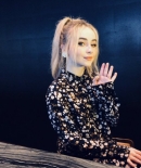 sabrinacarpenter-daily_281229.jpg