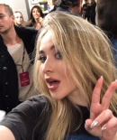 sabrinacarpenter-daily_28929.jpg