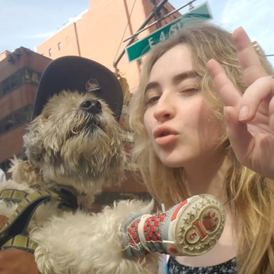 sabrinacarpenter-daily_286829.jpg