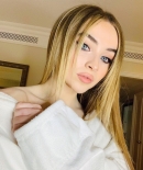 sabrinacarpenter-daily_2814929.jpg