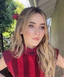 sabrinacarpenter-daily_283729.jpg