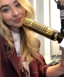 sabrinacarpenter-daily_28629.jpg