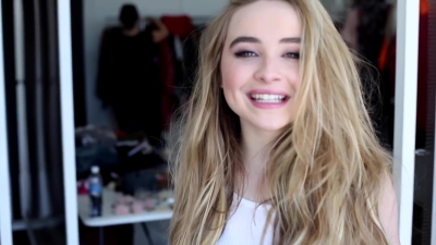 sabrinacarpenter-daily_28129.jpg