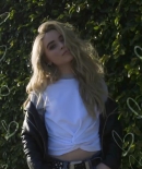 sabrinacarpenter-daily_28929.jpg