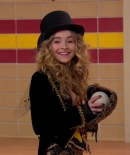 sabrinacarpenter-daily_281529.jpg