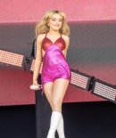 sabrinacarpenter-daily_2817329.jpg