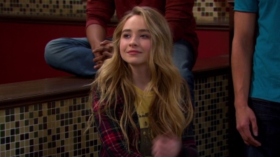 sabrinacarpenter-daily_2820529.jpg