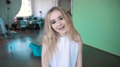 sabrinacarpenter-daily_285729.jpg