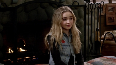 sabrinacarpenter-daily_2835529.jpg