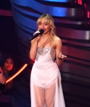 sabrinacarpenter-daily_28929.jpg