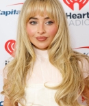 sabrinacarpenter-daily_284329.jpg