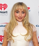 sabrinacarpenter-daily_28729.jpg