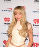 sabrinacarpenter-daily_287829.jpg