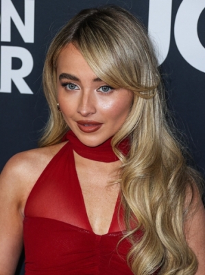 sabrinacarpenter-daily_289529.jpg