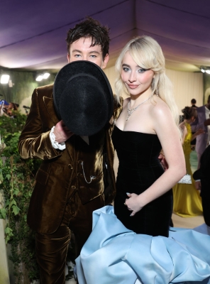 sabrinacarpenter-daily_2818129.jpg