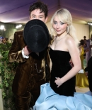 sabrinacarpenter-daily_2818129.jpg