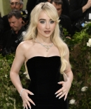 sabrinacarpenter-daily_288729.jpg