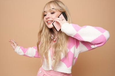 sabrinacarpenter-daily_28129.jpeg