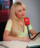 sabrinacarpenter-daily_28729.jpg