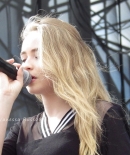 sabrinacarpenter-daily_281829.jpg